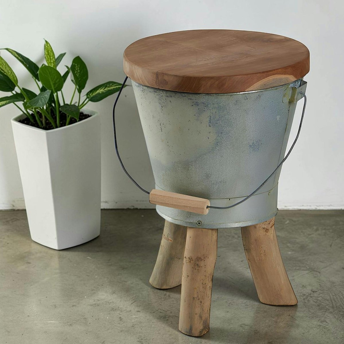 Tabouret "Seau" avec anse en teck massif naturel et zinc D31cmxH45cm TOWN bois naturel, PIER IMPORT
