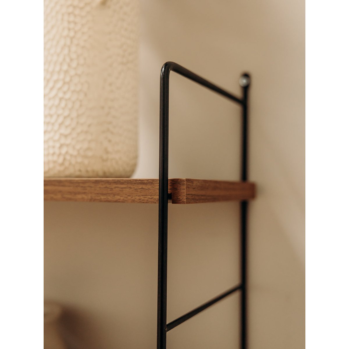 Étagère scandinave en bois et métal Isabelle N°290 - Bon état noir, DEBONGOUT