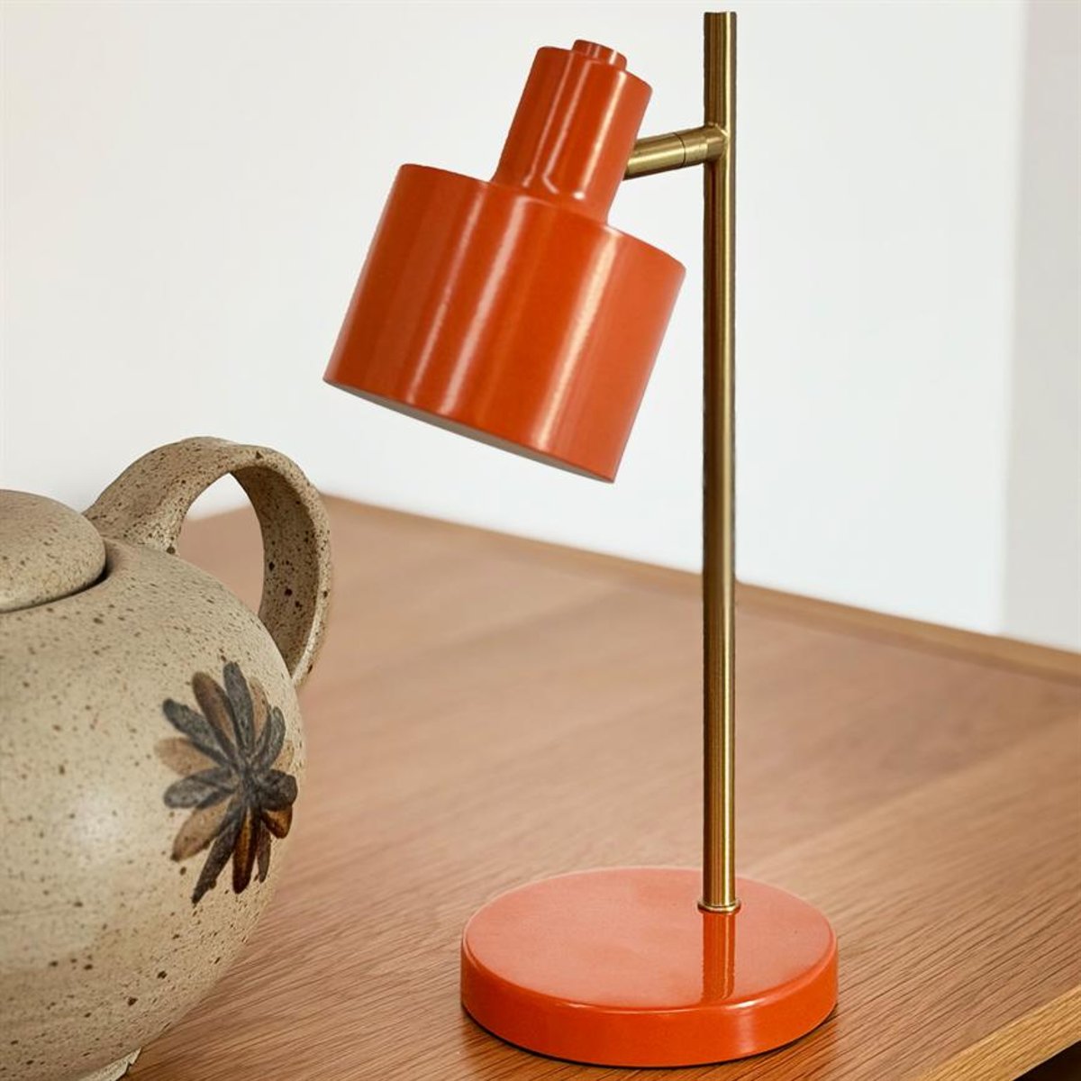 Ocean LED Mini Table Lamp
Oange/Brass oange/brass, DYBERG LARSEN