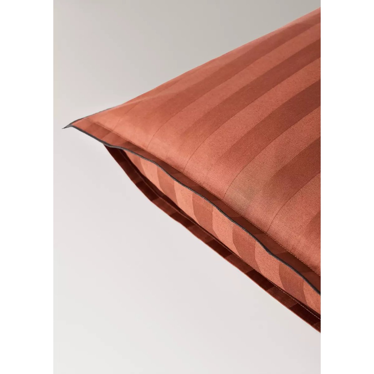 Taie d’oreiller 100 % coton satin 60x60 cm cognac, MANGO HOME
