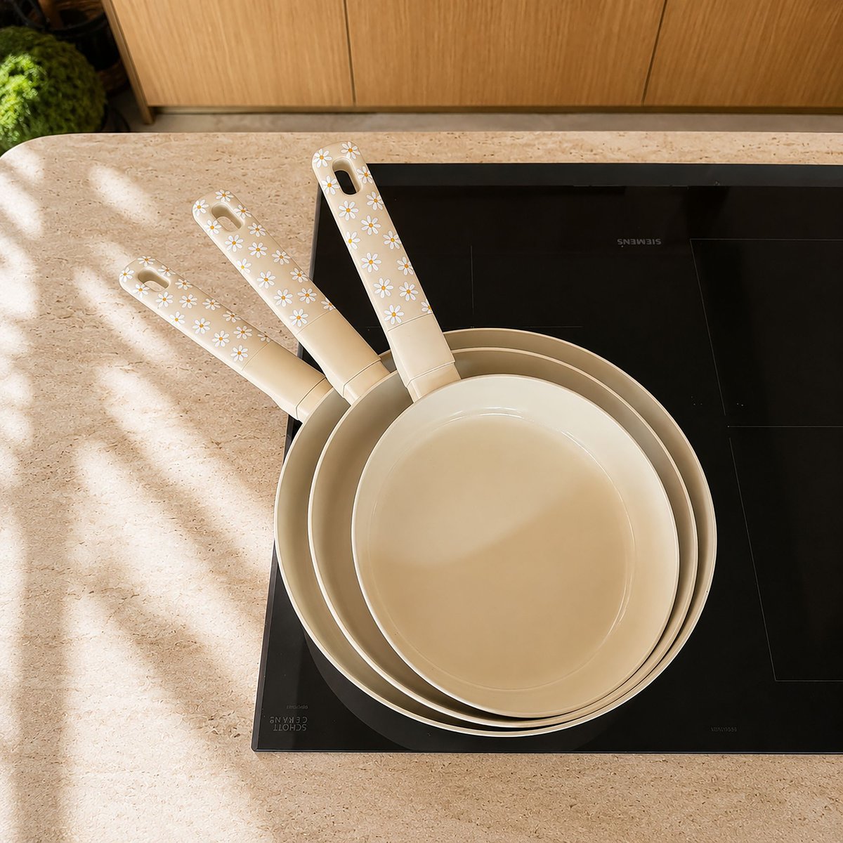 Lot de 3 poêles 20/24/28 cm en aluminium, MARGUERITE beige, MENASTYL