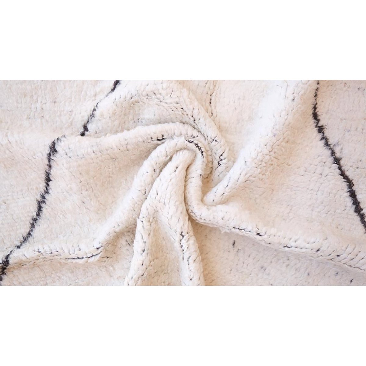 Tapis berbère marocain pure laine 168 x 261 cm beige sable, AFK LIVING