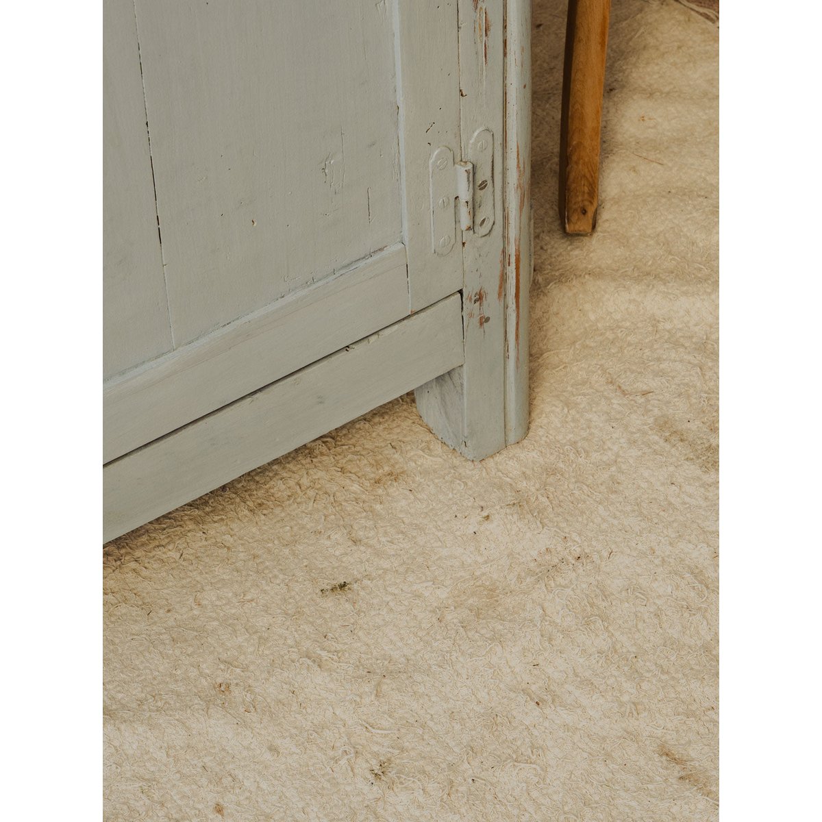 Buffet en bois patiné Gilbert N°1561 - Bon état bleu clair, DEBONGOUT