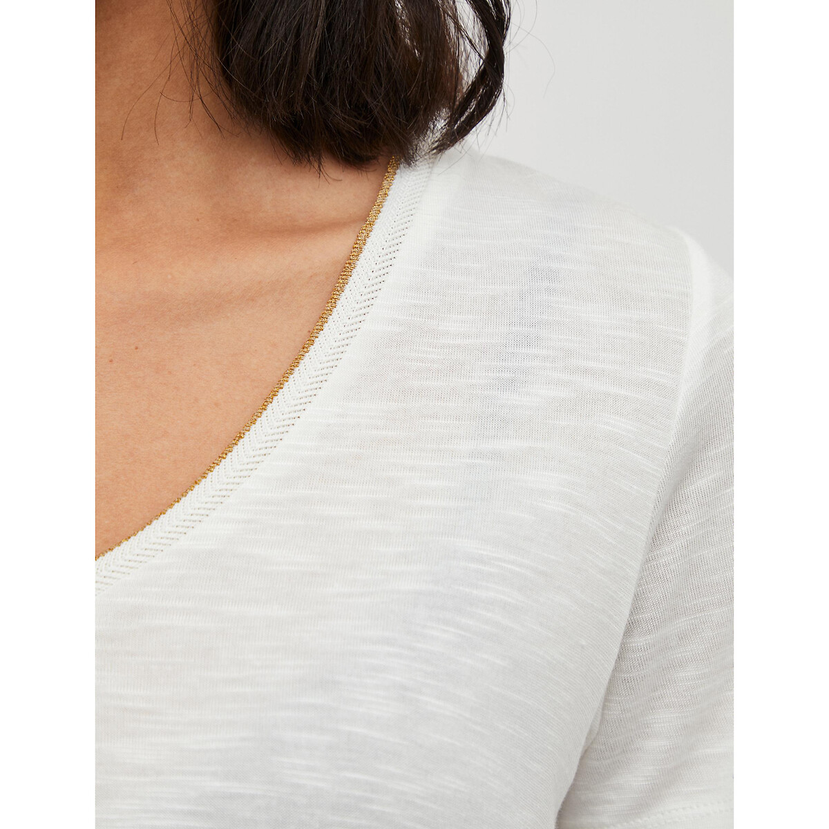 T-shirt in jersey, collo effetto lucido bianco, VILA