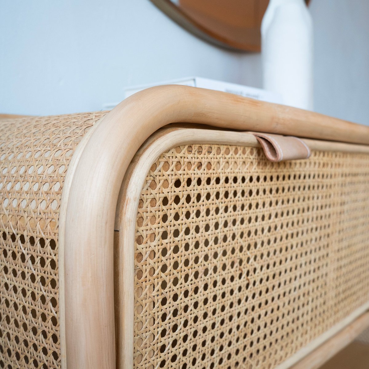 Commode en rotin massif, 2 portes abattantes - ALATA marron clair, MAISON PAVANE