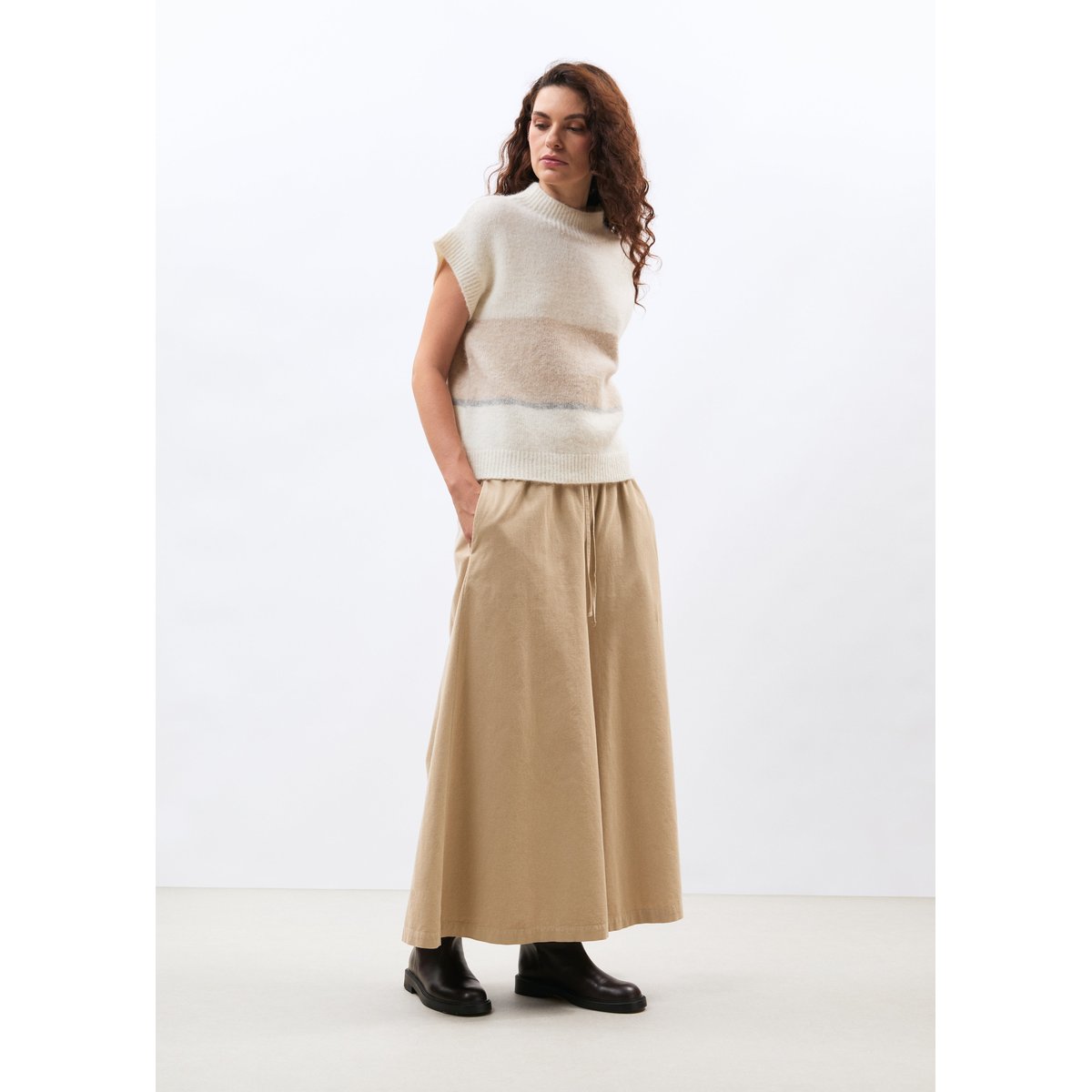 Pantalon jupe-culotte en velours côtelé sable, HUMILITY