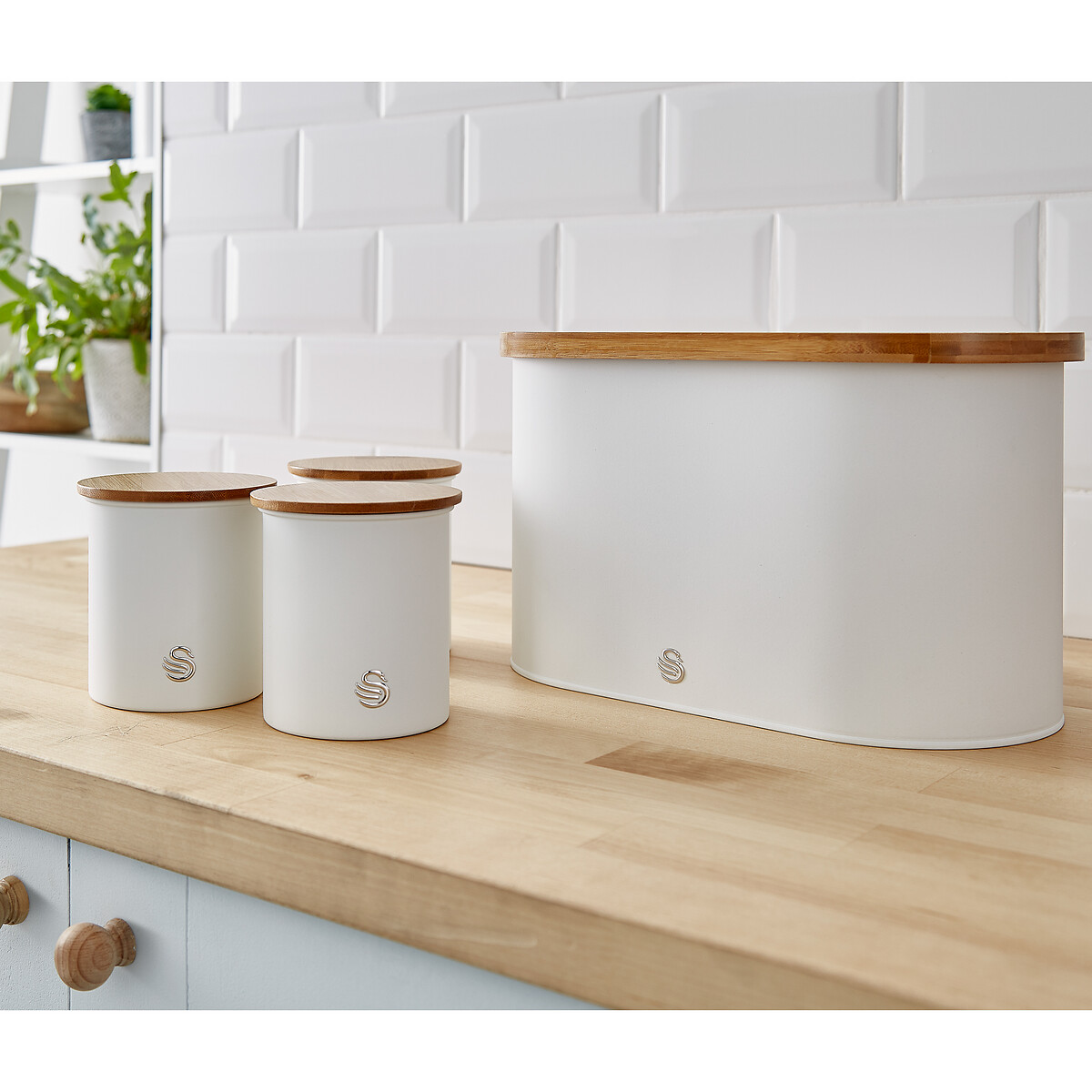 Nordic Bread Bin with Wooden Lid in Cream cream, SWAN