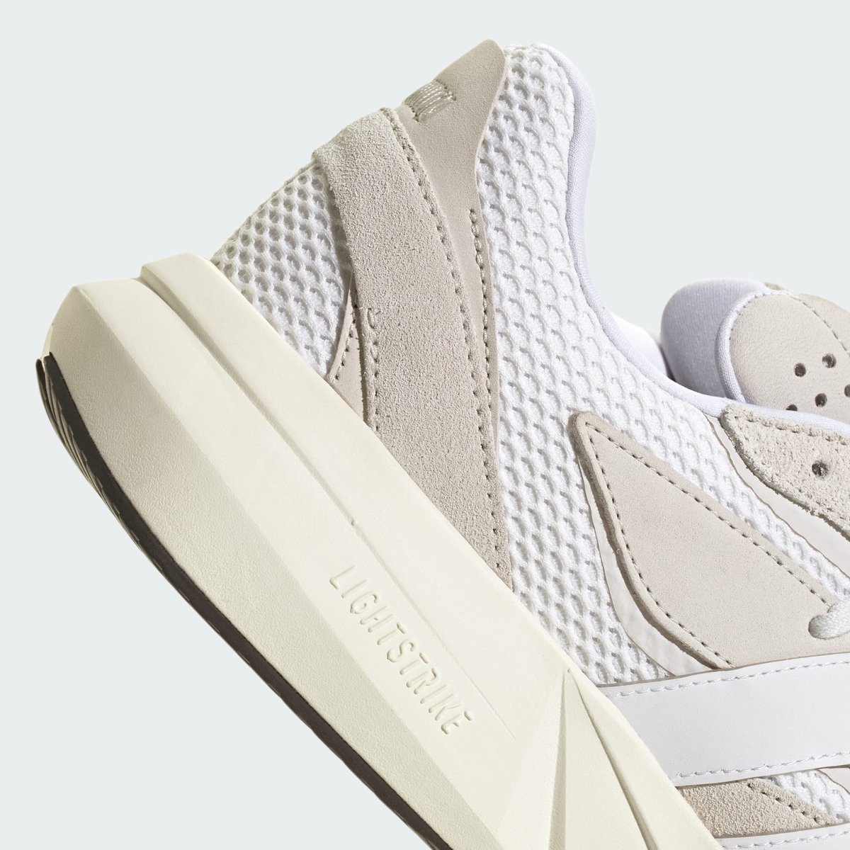 Chaussure Lightblaze Chaussure Lightblaze crystal white / cloud white / grey one, ADIDAS SPORTSWEAR