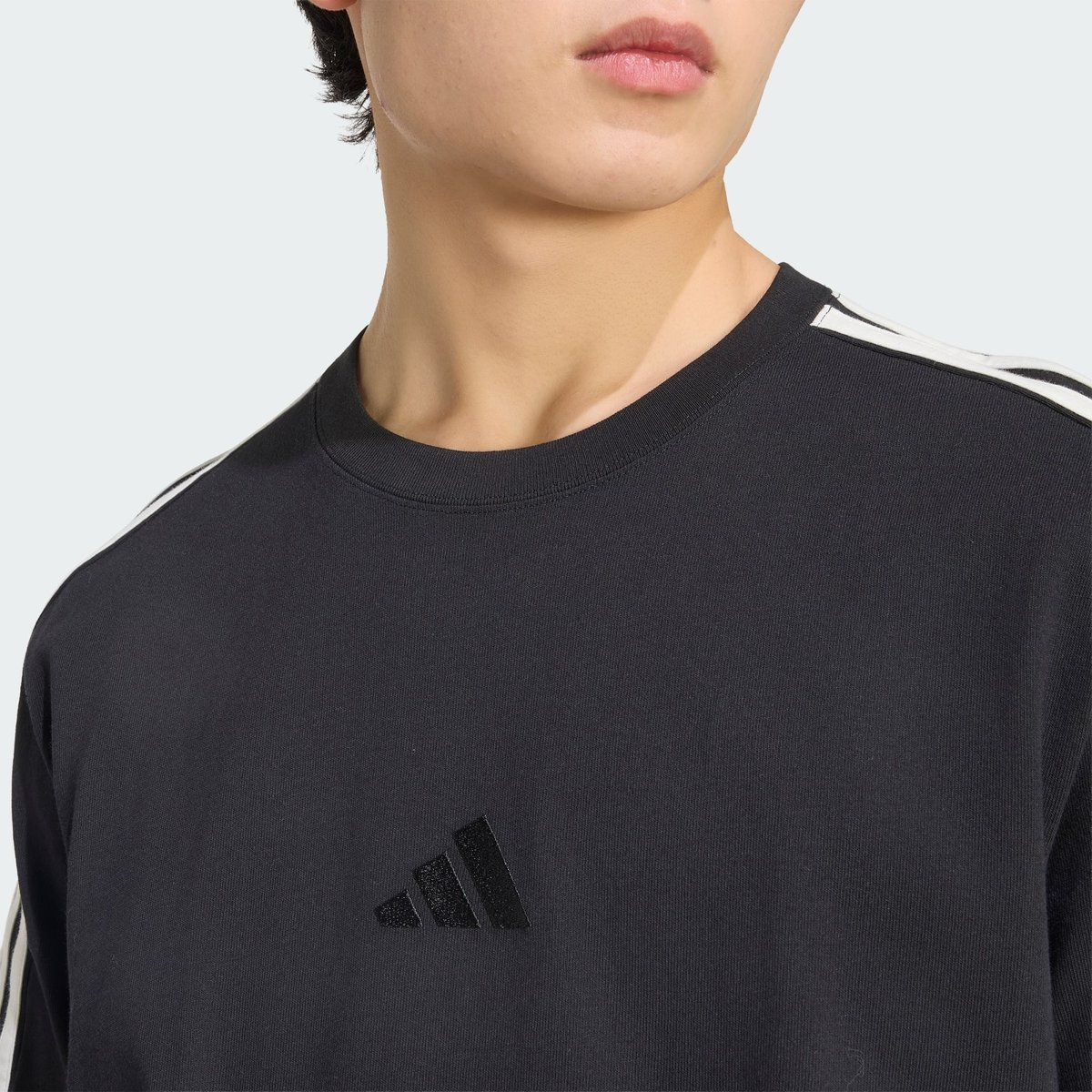 T-Shirt Standard Adidas Kit 3-Stripes T-Shirt Standard Adidas Kit 3-Stripes black / off white, ADIDAS SPORTSWEAR