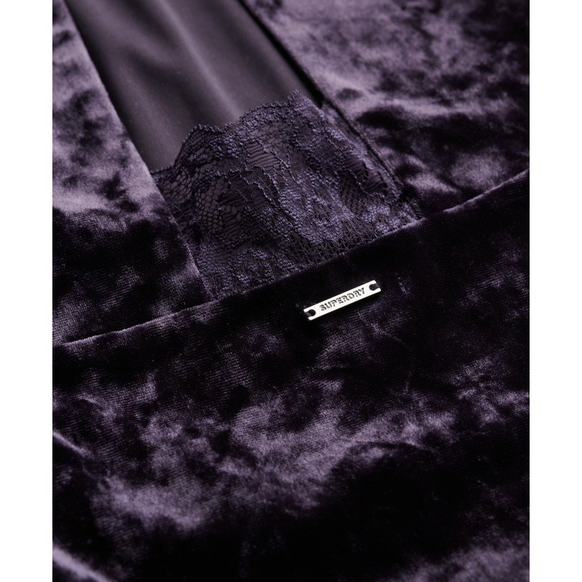 Robe mi-longue en velours avec dos en dentelle raisin mulled, SUPERDRY