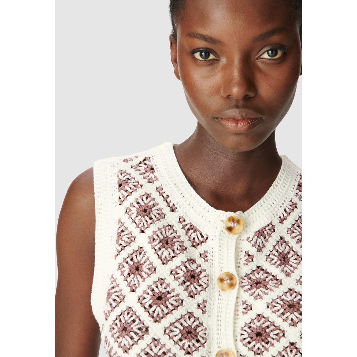 Cardigan crochet sans manches magnum, IKKS