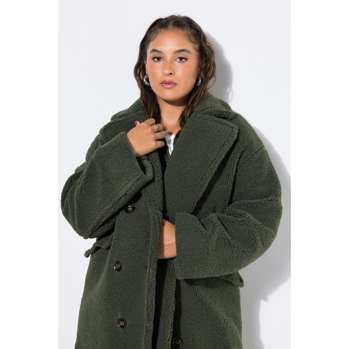 Manteau en peluche, oversize, ultra-doux olive foncé, STUDIO UNTOLD