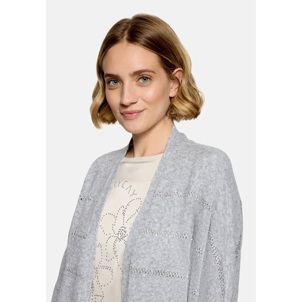 Cardigan en fine maille à paillettes light silver melange, BETTY BARCLAY
