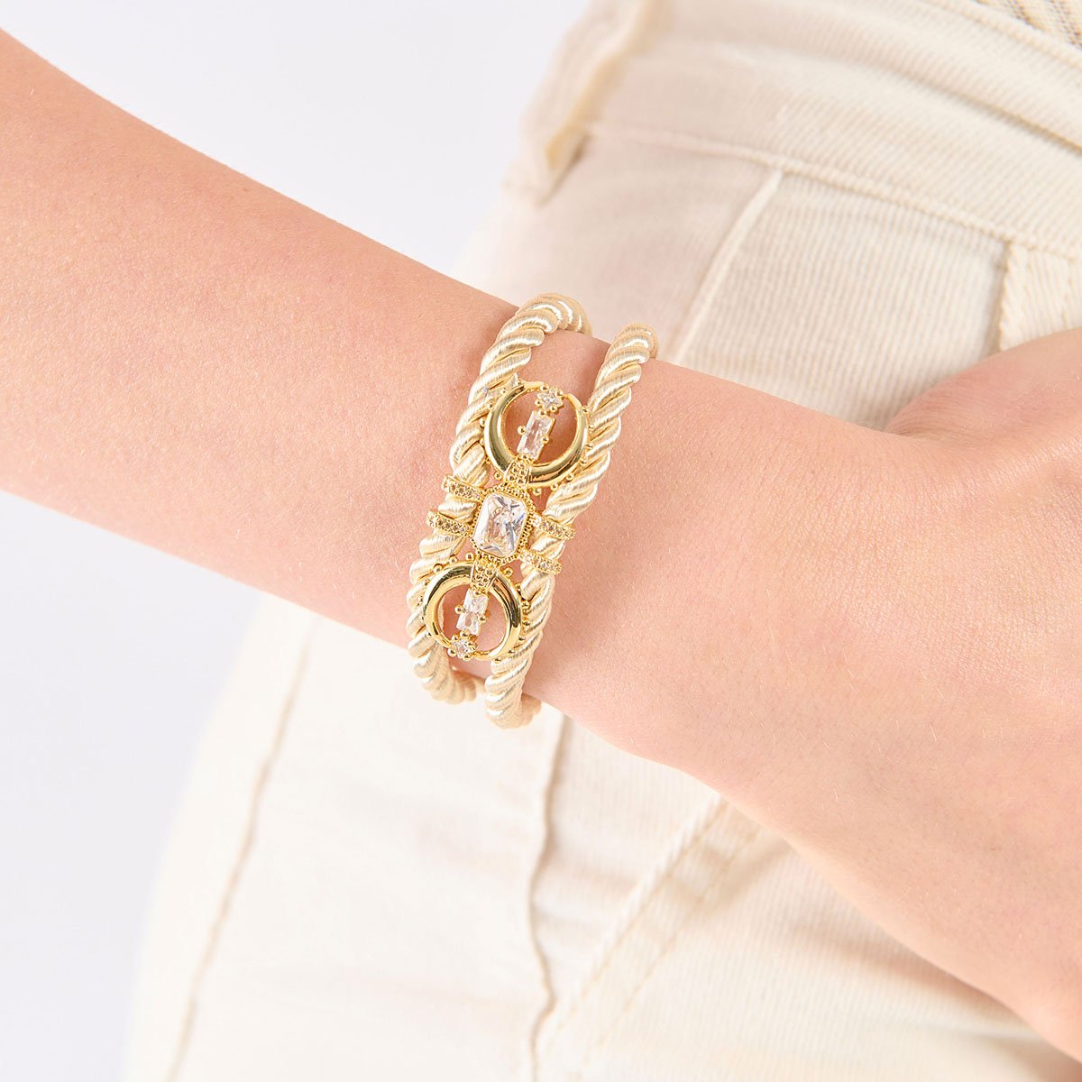 Bracelet manchette cordon avec charm EUFORIA blanc, HIPANEMA