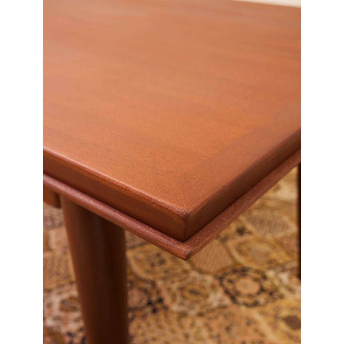 Table à manger scandinave en bois Karla N°1259 - Bon état bois foncé, DEBONGOUT