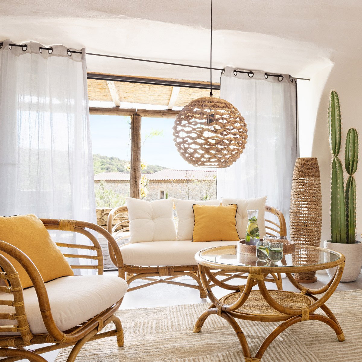 Lampadaire en papier tressé sur base bois de hêtre SAND beige, ATMOSPHERA