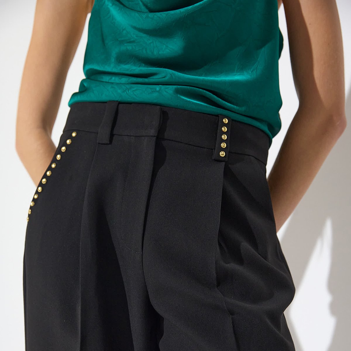 Pantalon classique à clous dorés noir, LOLA CASADEMUNT