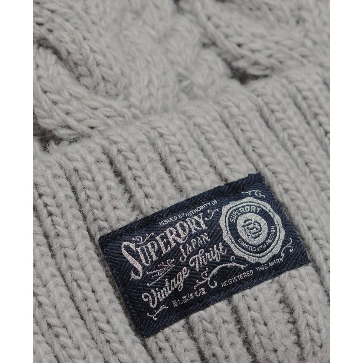 Bonnet épais en maille torsadée gris tourterelle, SUPERDRY