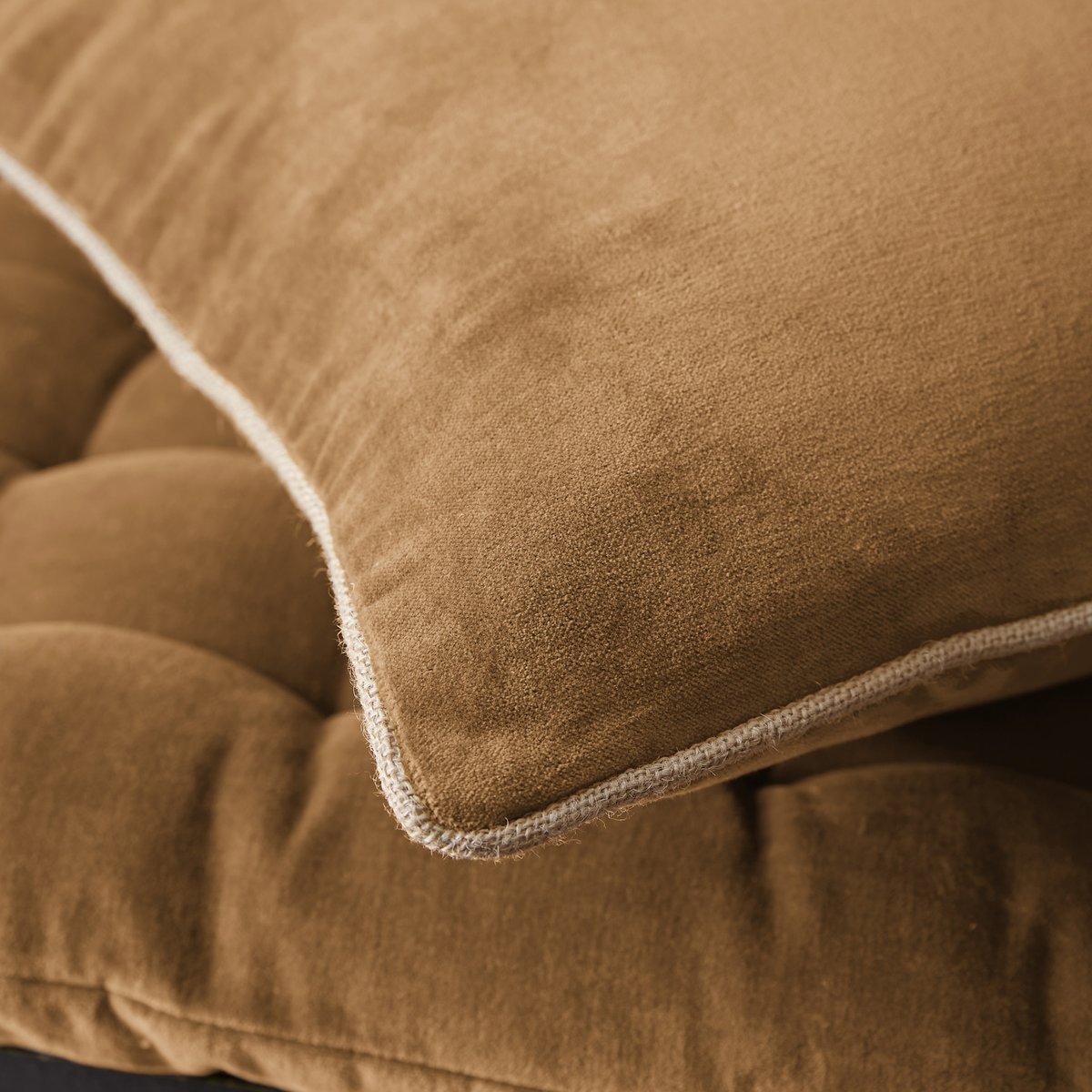 Coussin en velours de coton Cesar camel, EDEN