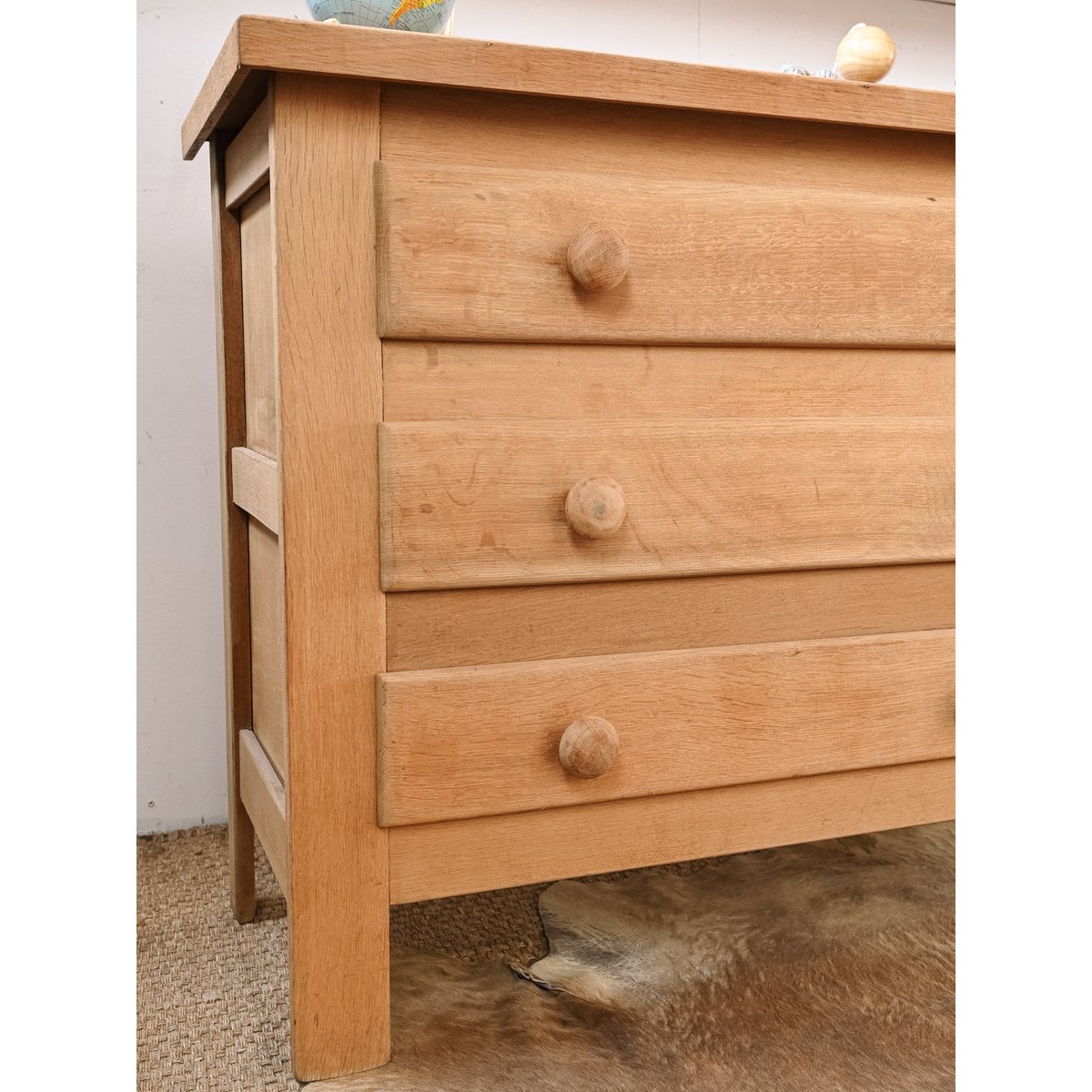 Adorable commode en bois clair Garance N°759 - Bon état bois clair, DEBONGOUT