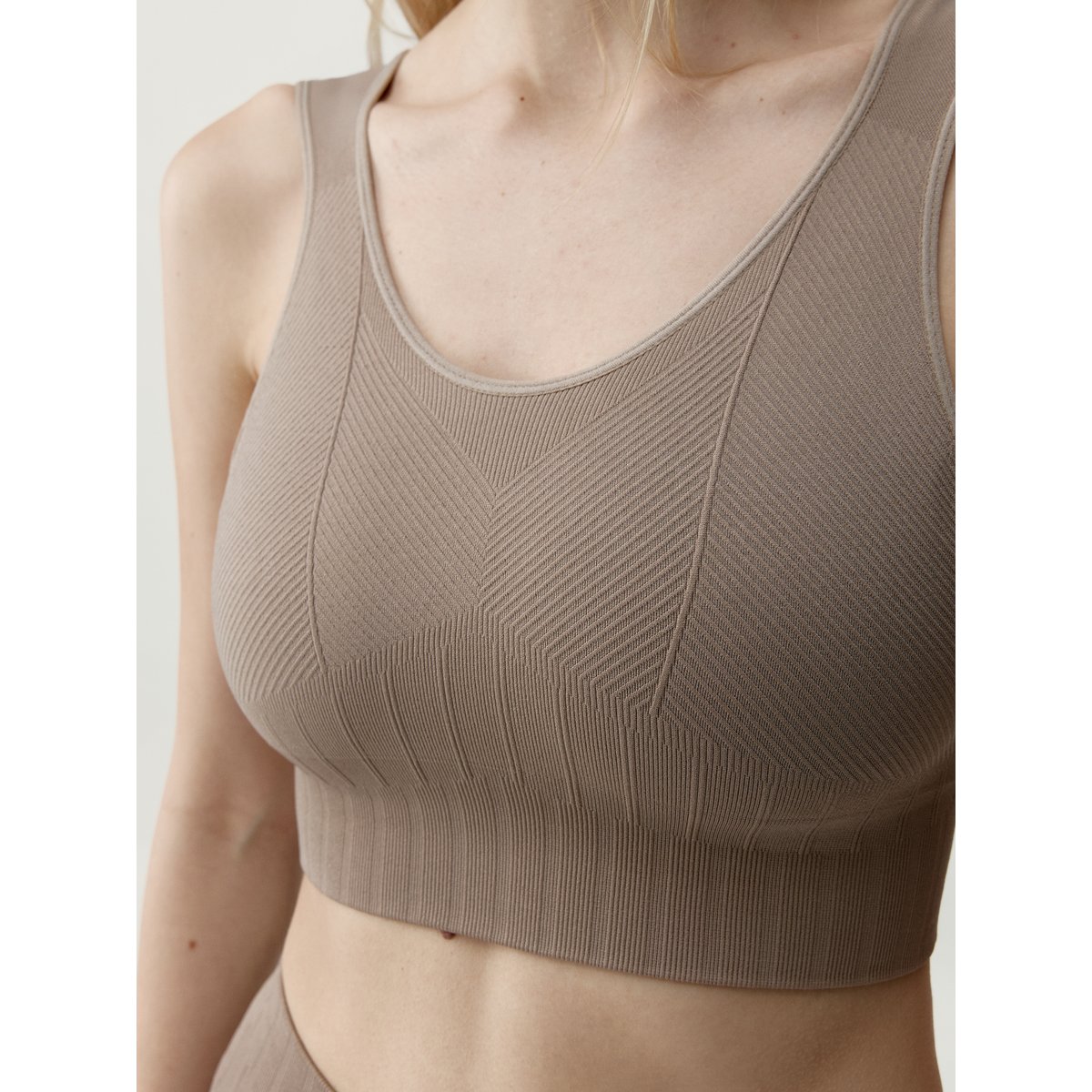 Brassière de Sport Seamless Fixation Moyenne ANNAPURNA taupe, BORN