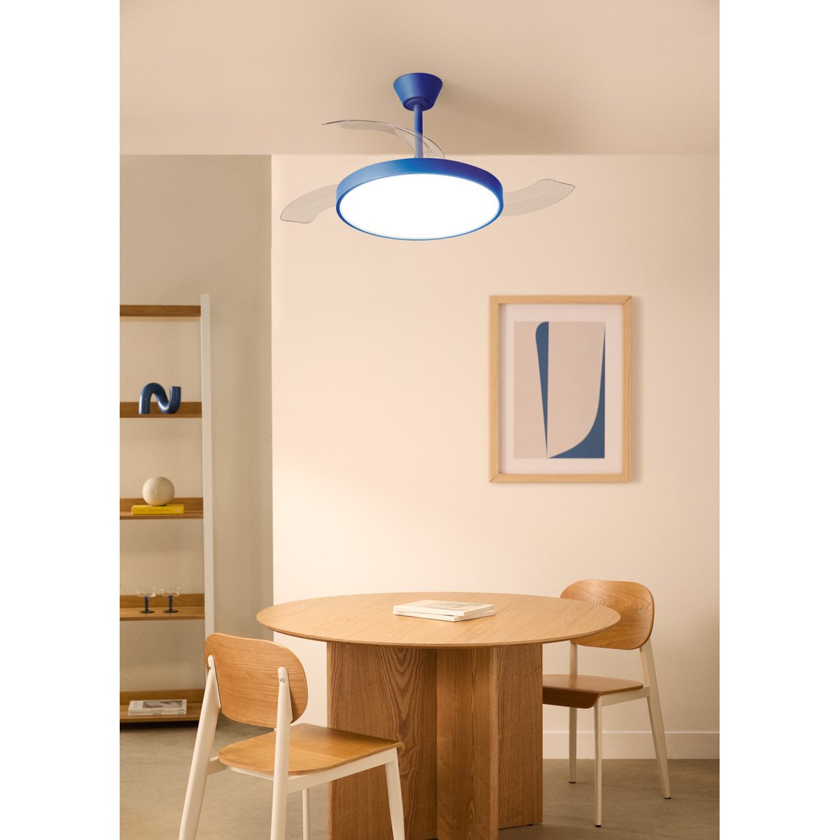 Ventilateur de plafond 40W silencieux avec lumiére et télécommande WIND CLEAR STUDIO bleu cobalt/transparent, CREATE