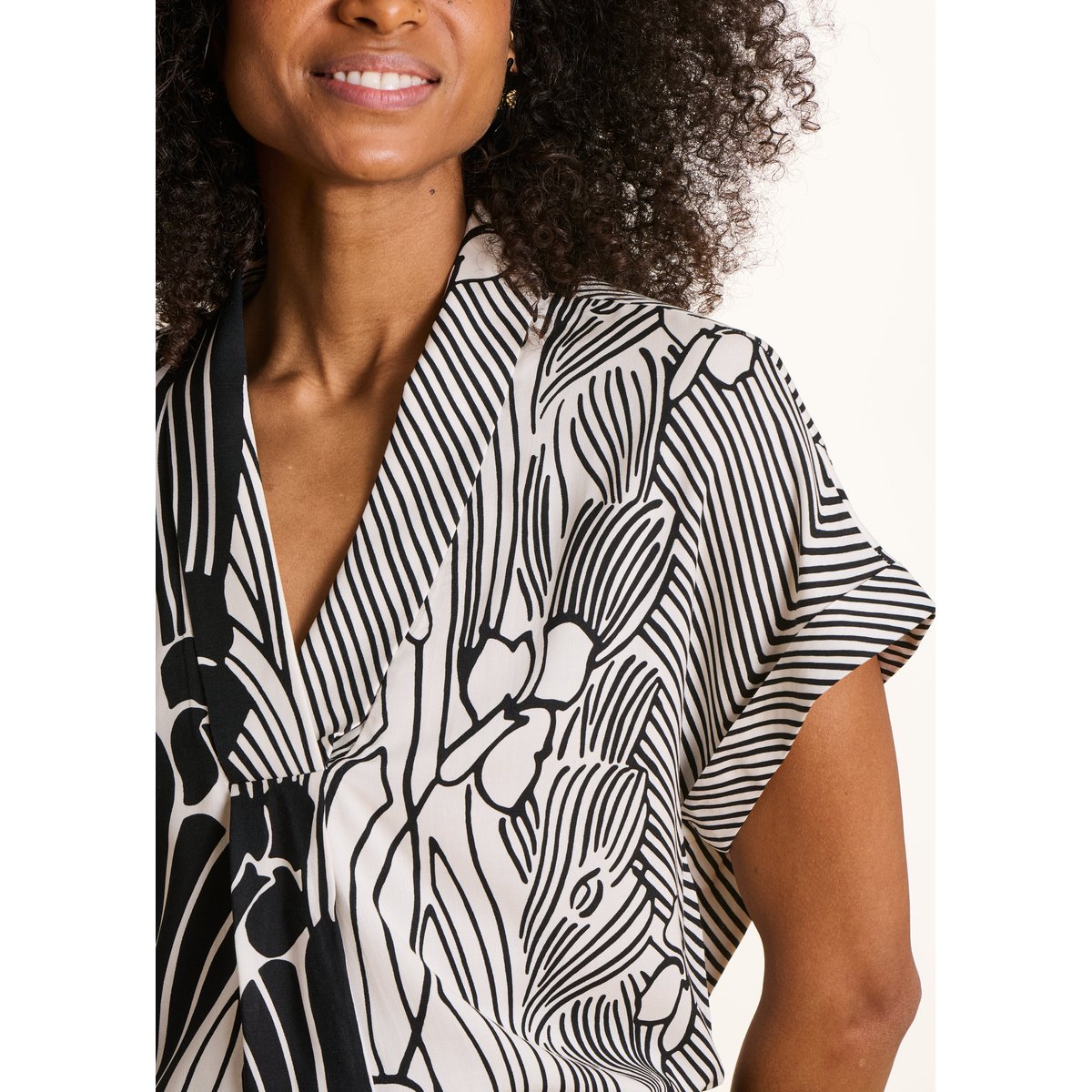 Top ample imprimé floral ecru/noir, LA FEE MARABOUTEE