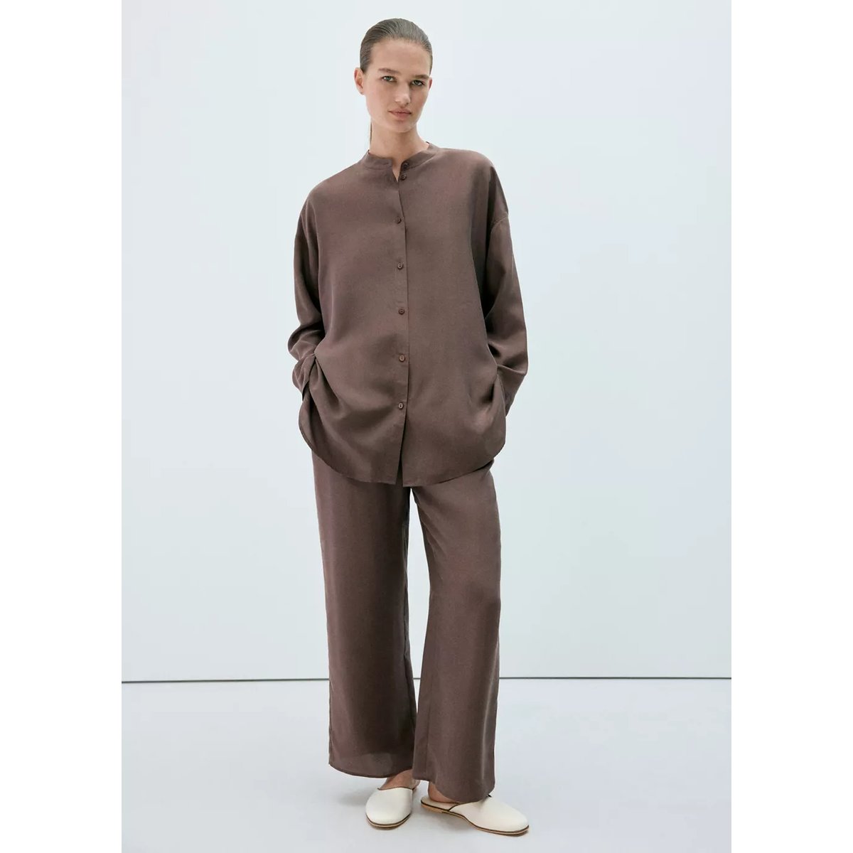 Chemise 100 % soie lavée marron, MANGO