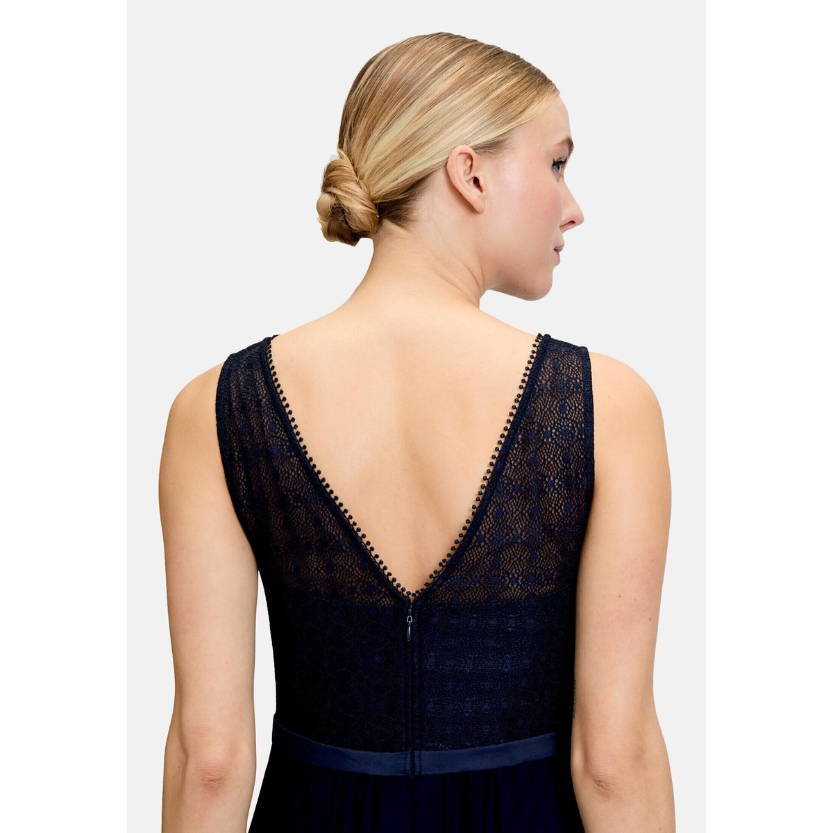 Robe de soirée en dentelle night sky, VERA MONT