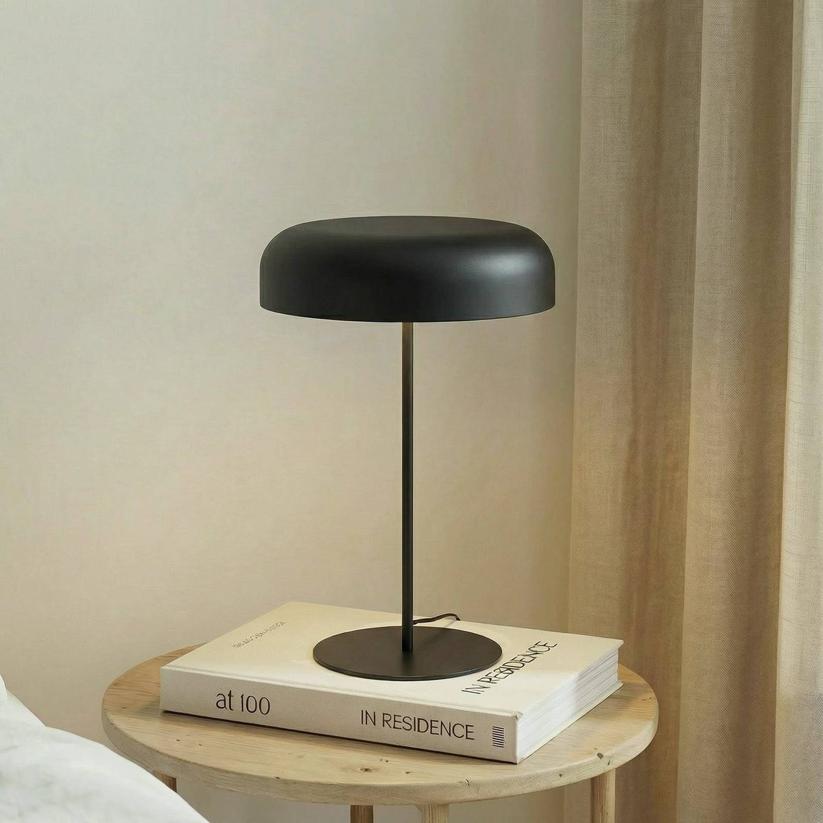 Lampe à poser en métal moderne, Edion noir sable, LINDBY