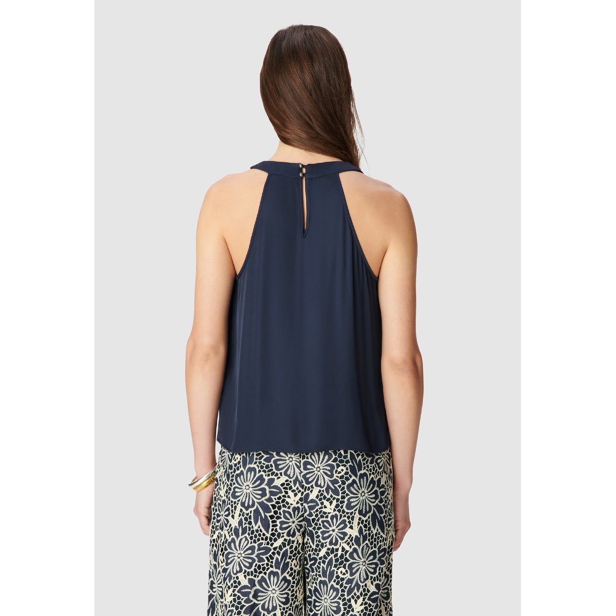 Top sans manches col bénitier en satin marine foncé, IKKS