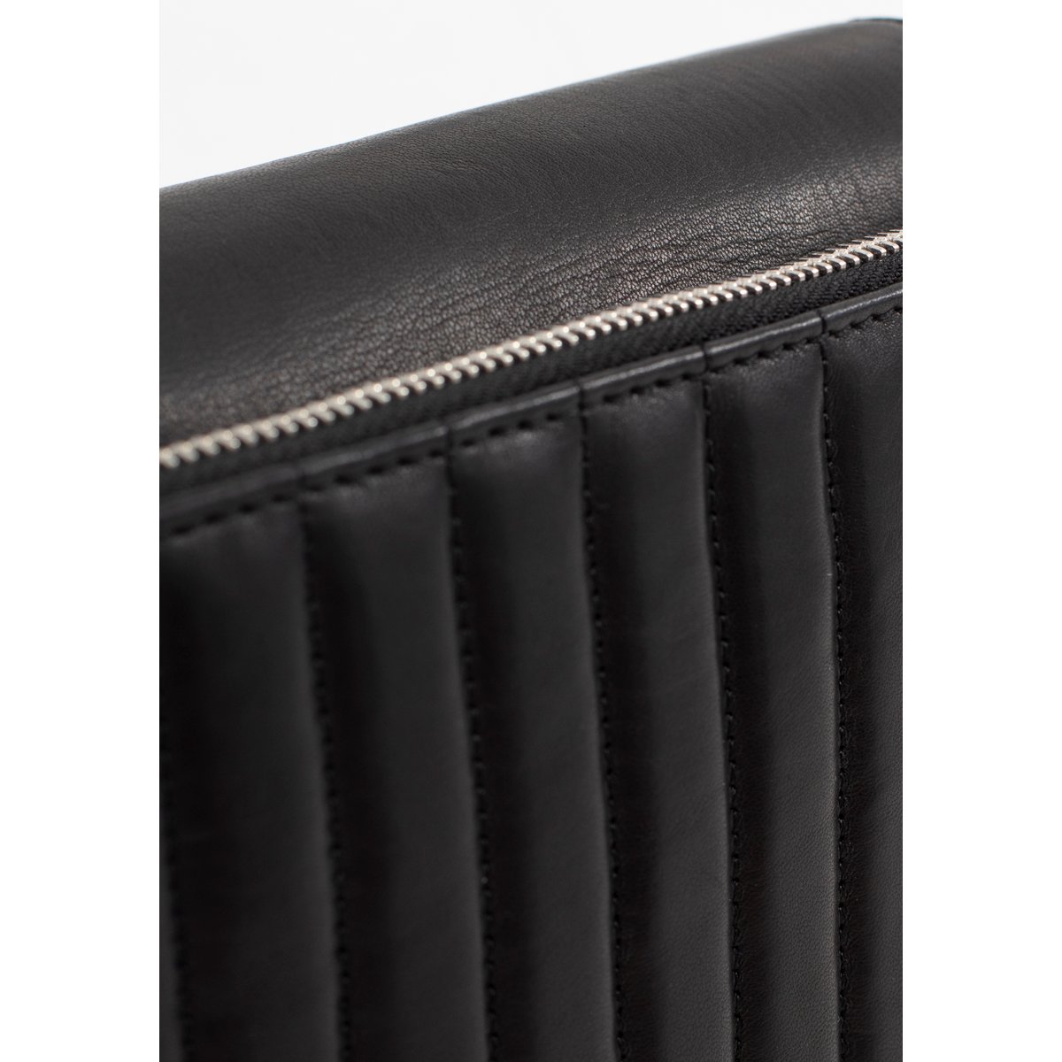 Sac à main en cuir Chrome Free 111 ROMY noir, IKKS