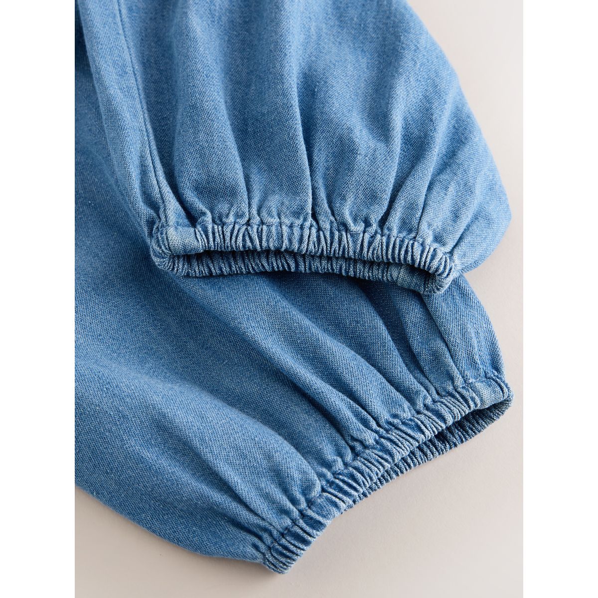 Pantalon à enfiler avec ourlets élastiques jean bleu moyen, NEXT