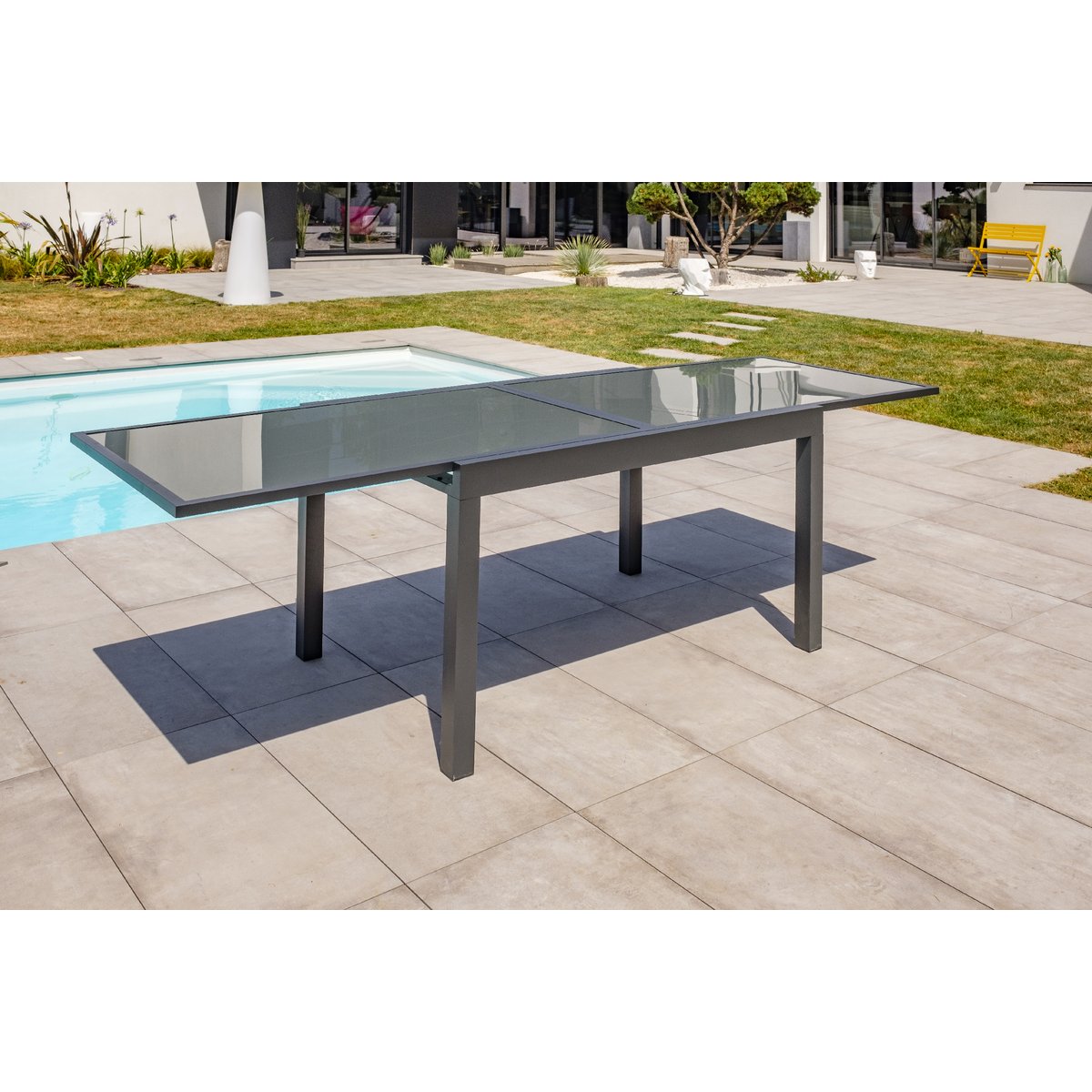 Ensemble repas 8 places en aluminium et plateau verre TOLEDE gris anthracite, DCB GARDEN