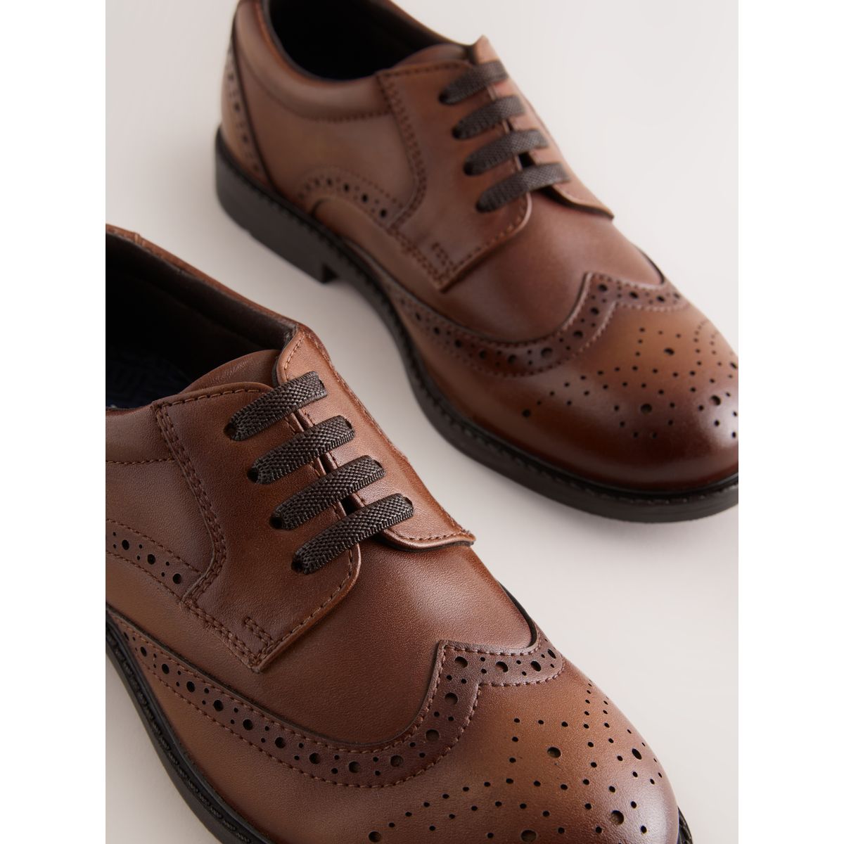 Chaussures richelieu en cuir à lacets marron fauve, NEXT