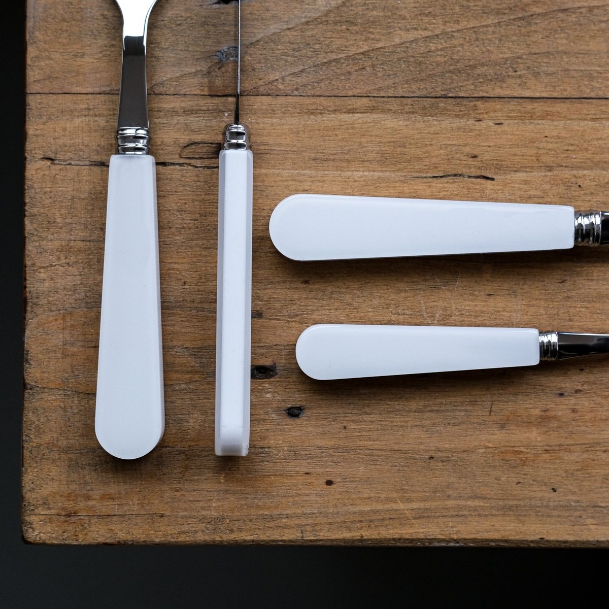 Couteau à lame crantée, Duo blanc, SABRE