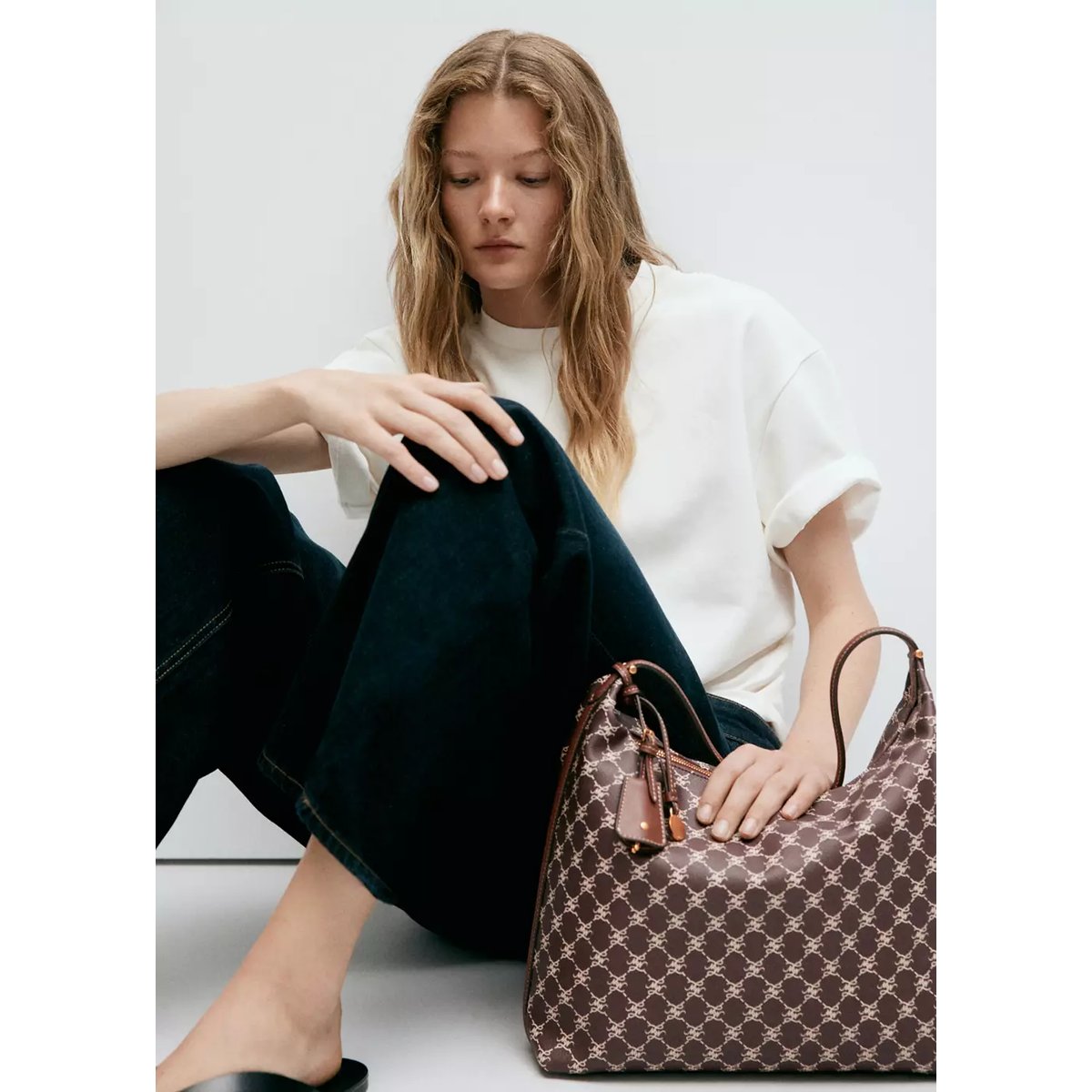Sac à bandoulière moyen avec logo bordeaux, MANGO