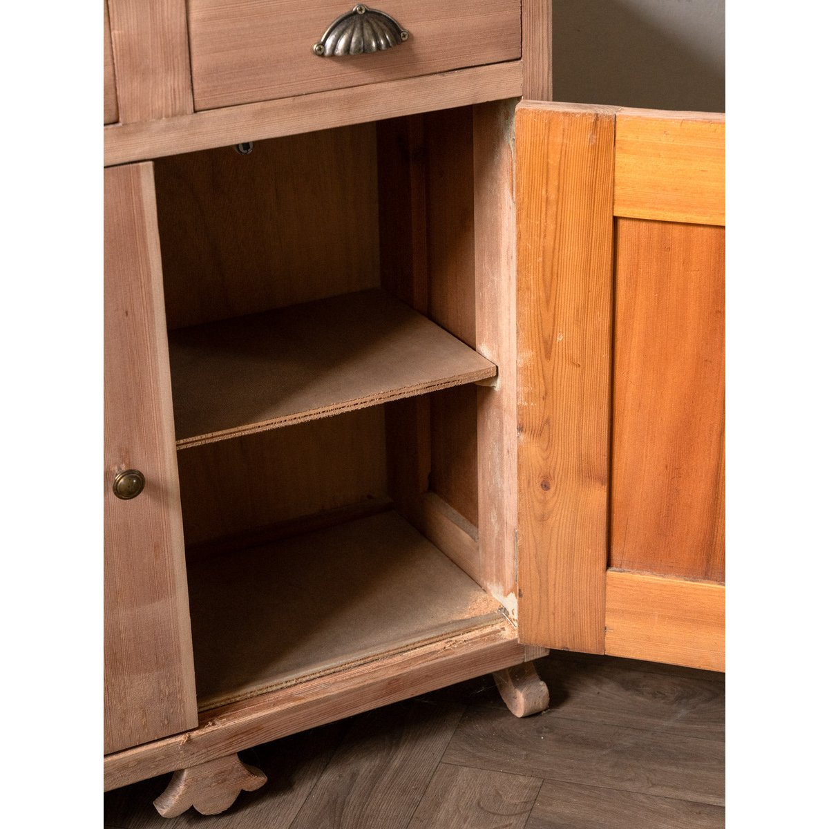 Petit buffet en bois Gilbert N°1746 - Bon état bois clair, DEBONGOUT