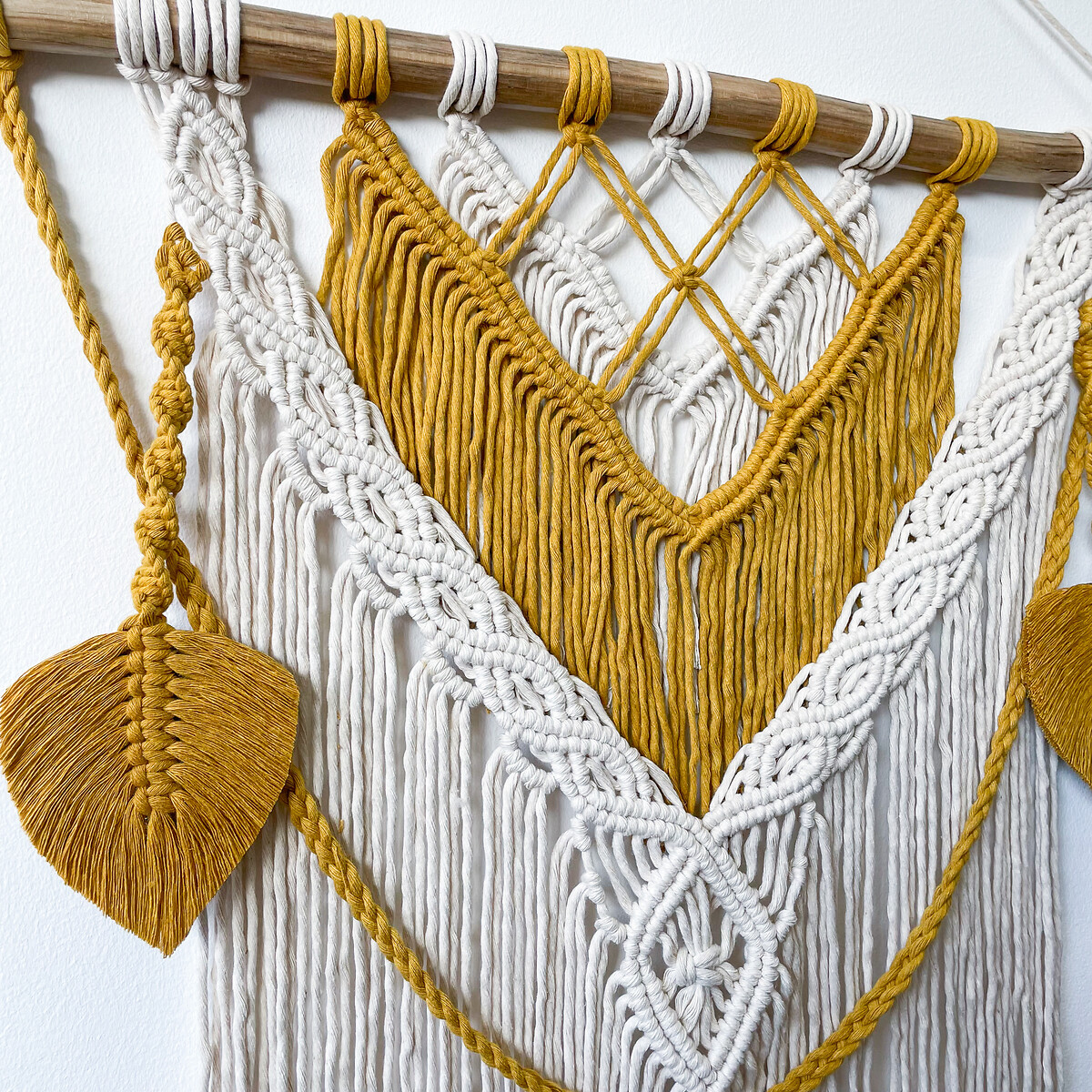 Decoração de parede em macramé FALLEN I, Macramar cru/mostarda, MACRAMAR