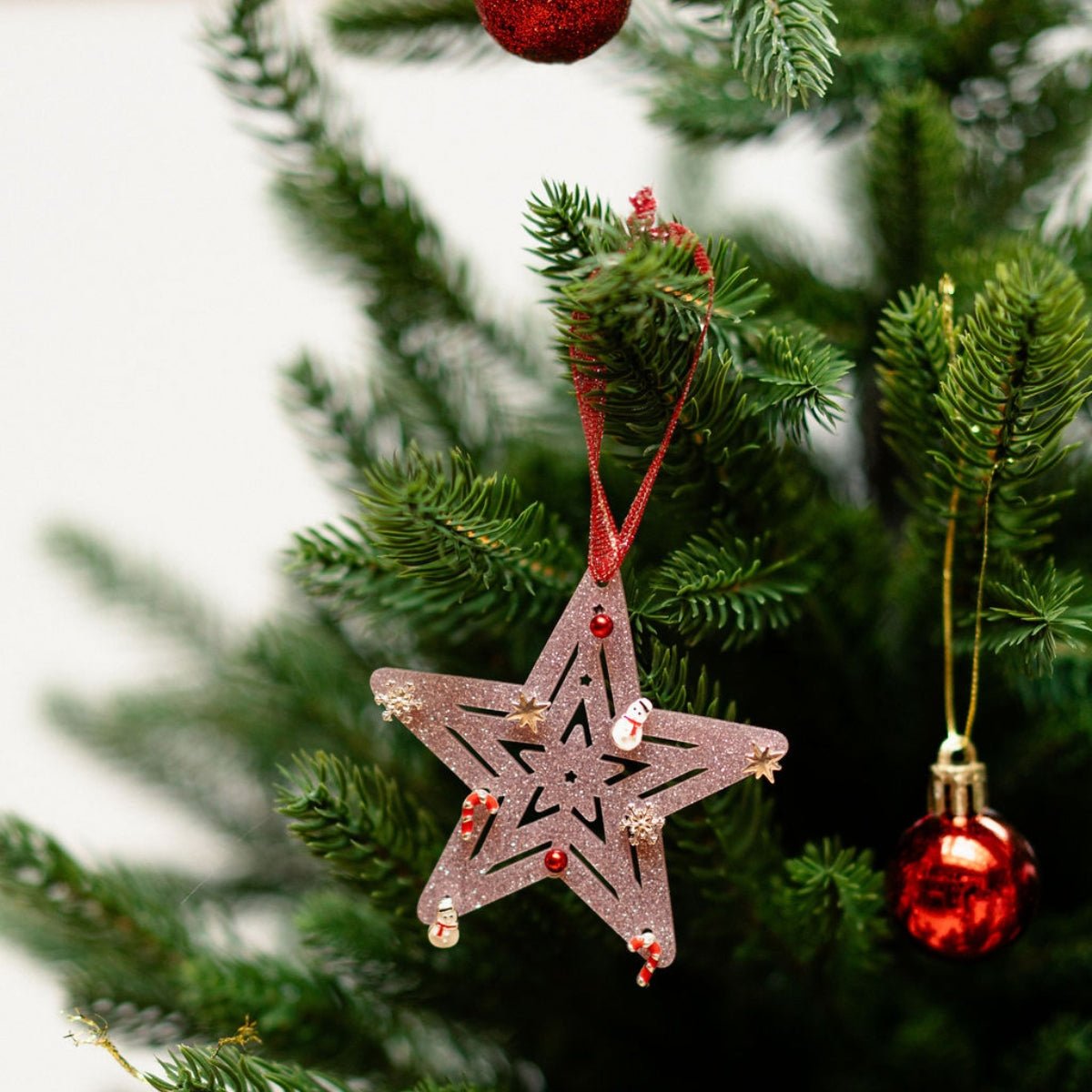 Set de boucles d'oreilles de Noël à suspendre - Étoile argenté, BALABOOSTE