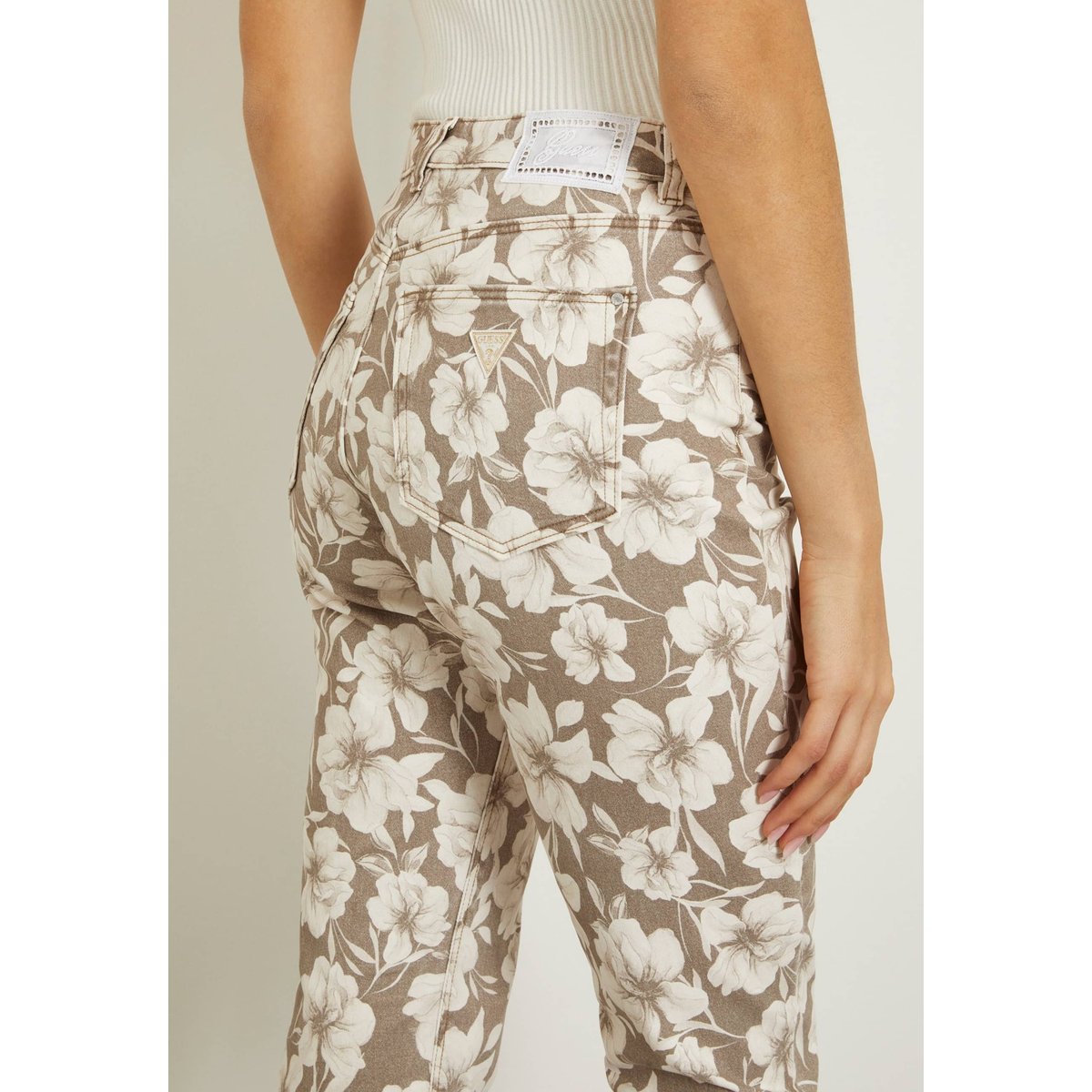 Jean Droit Girly marron floral, GUESS