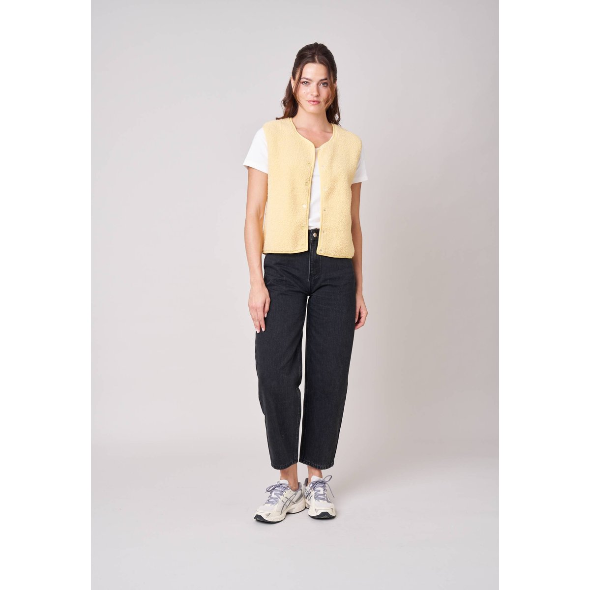 Gilet sans manches femme au toucher doux et texturé OLERA light yellow, DEELUXE