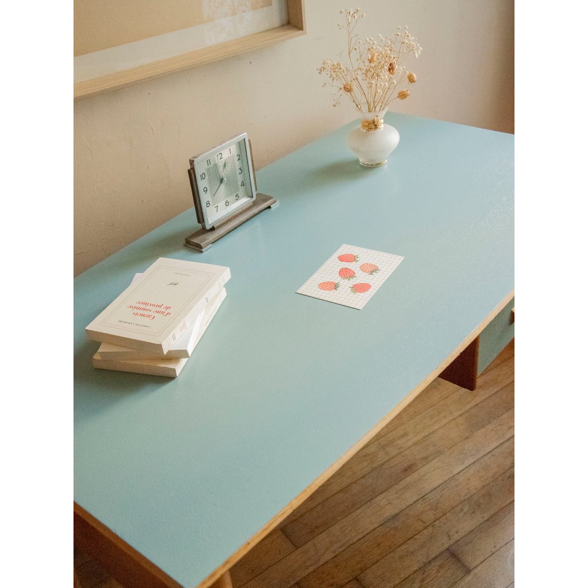 Bureau scandinave bleu ciel Yvan N°533 - Bon état bois clair, DEBONGOUT