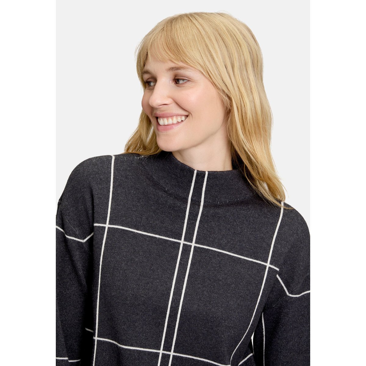 Pull-over en maille à carreaux patch grey/beige, BETTY BARCLAY
