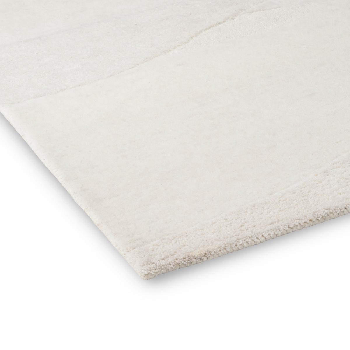 Tapis salon et chambre fait à la main en laine motif faux uni SCAPE écru, UN AMOUR DE TAPIS