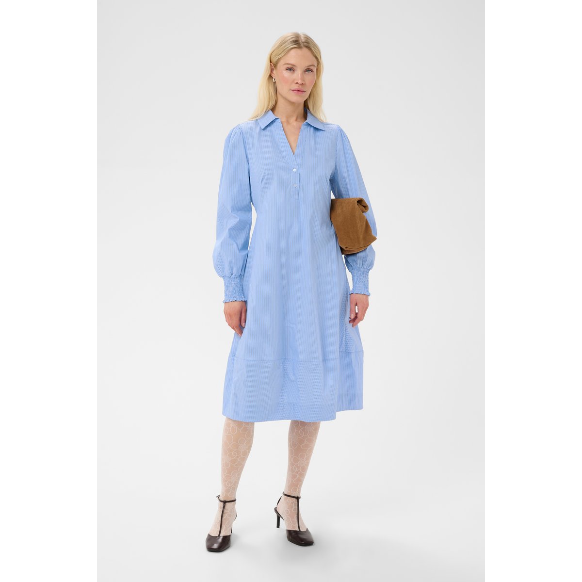 Robe bleu rayé, CULTURE