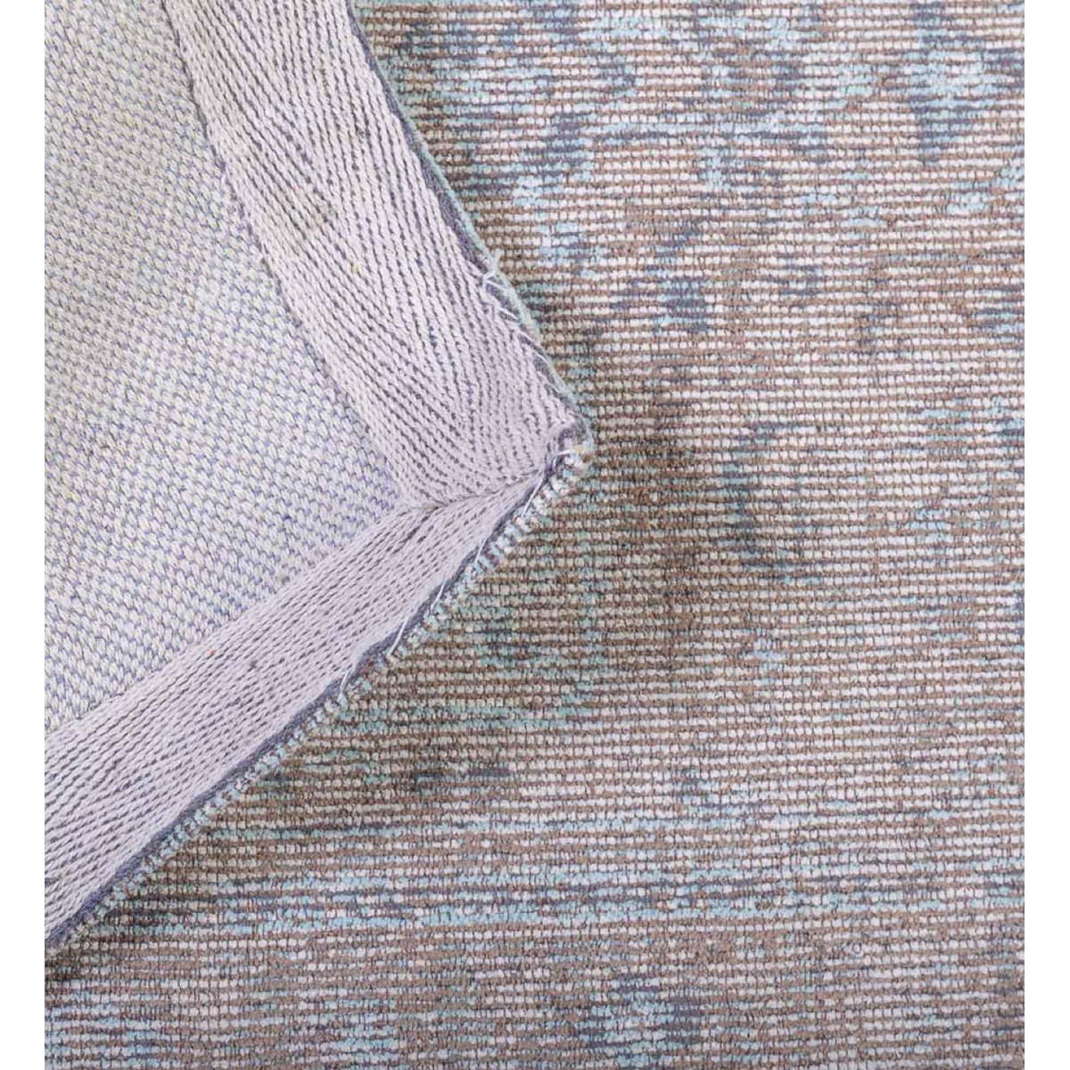 Tapis marron, DECORATION D’AUTREFOIS