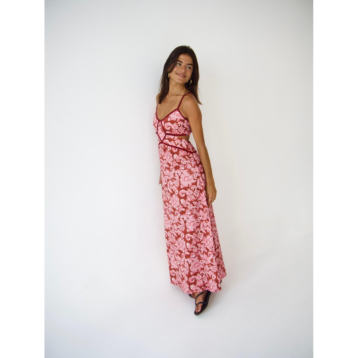 Robe longue fleurie cut-out ONA rose / rouge, MINDTRAVELER