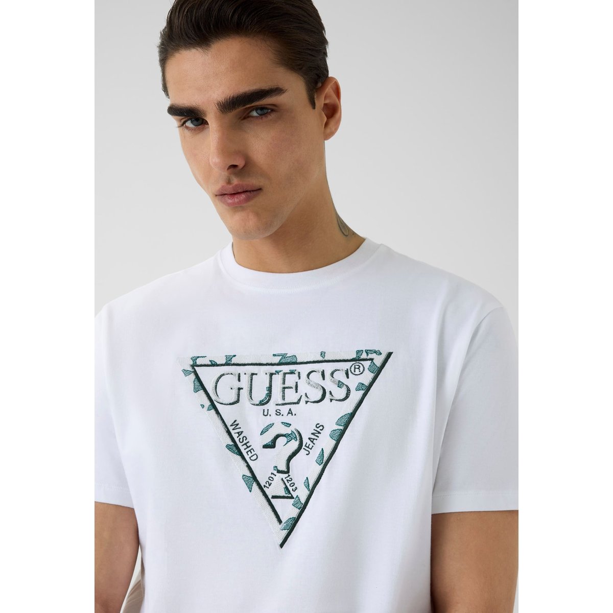 T-Shirt Avec Logo Triangle blanc, GUESS