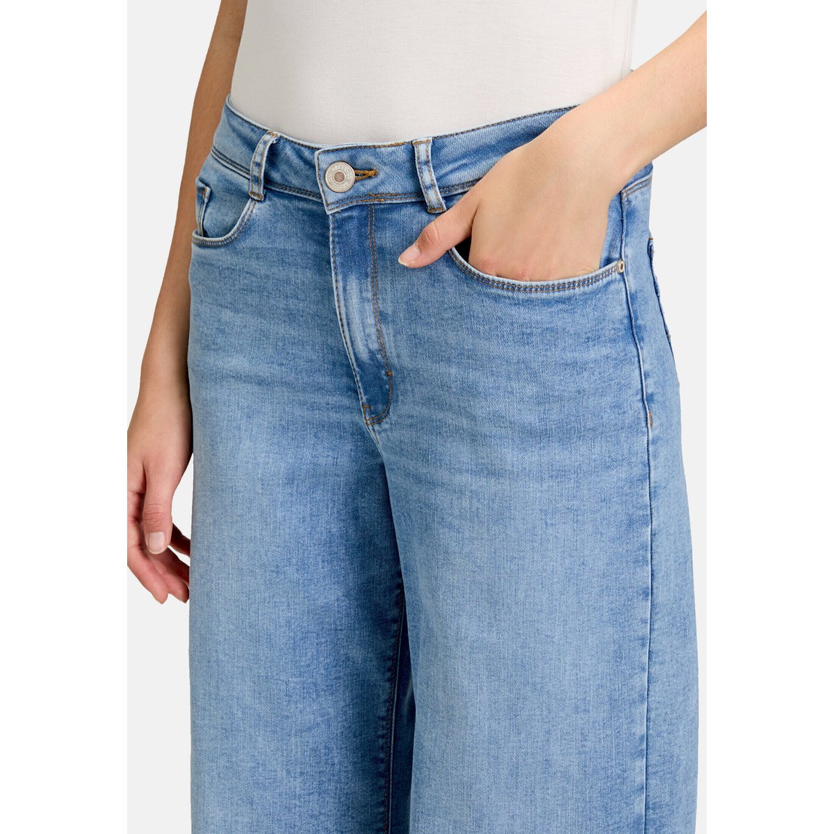 Jean taille haute à jambes larges light blue denim, BETTY & CO
